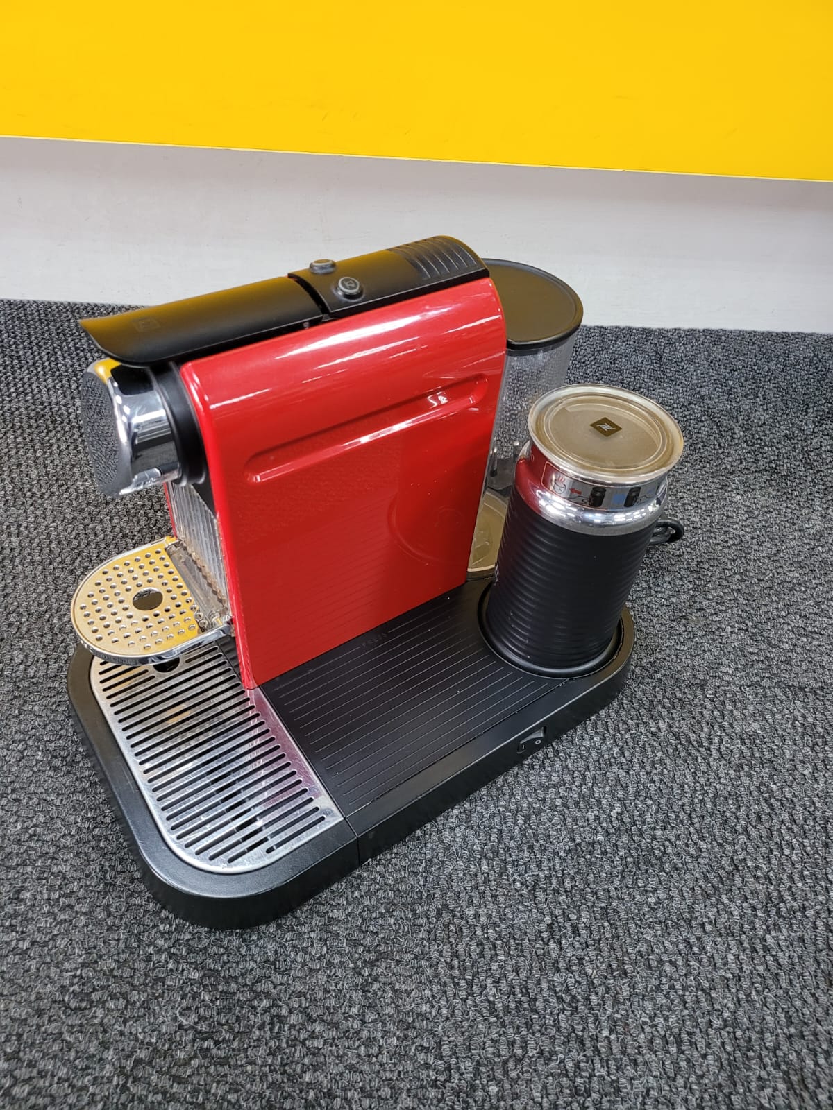 Nespresso Coffee Maker Citiz C120 Espresso Maker Lungo Machine. ( Red