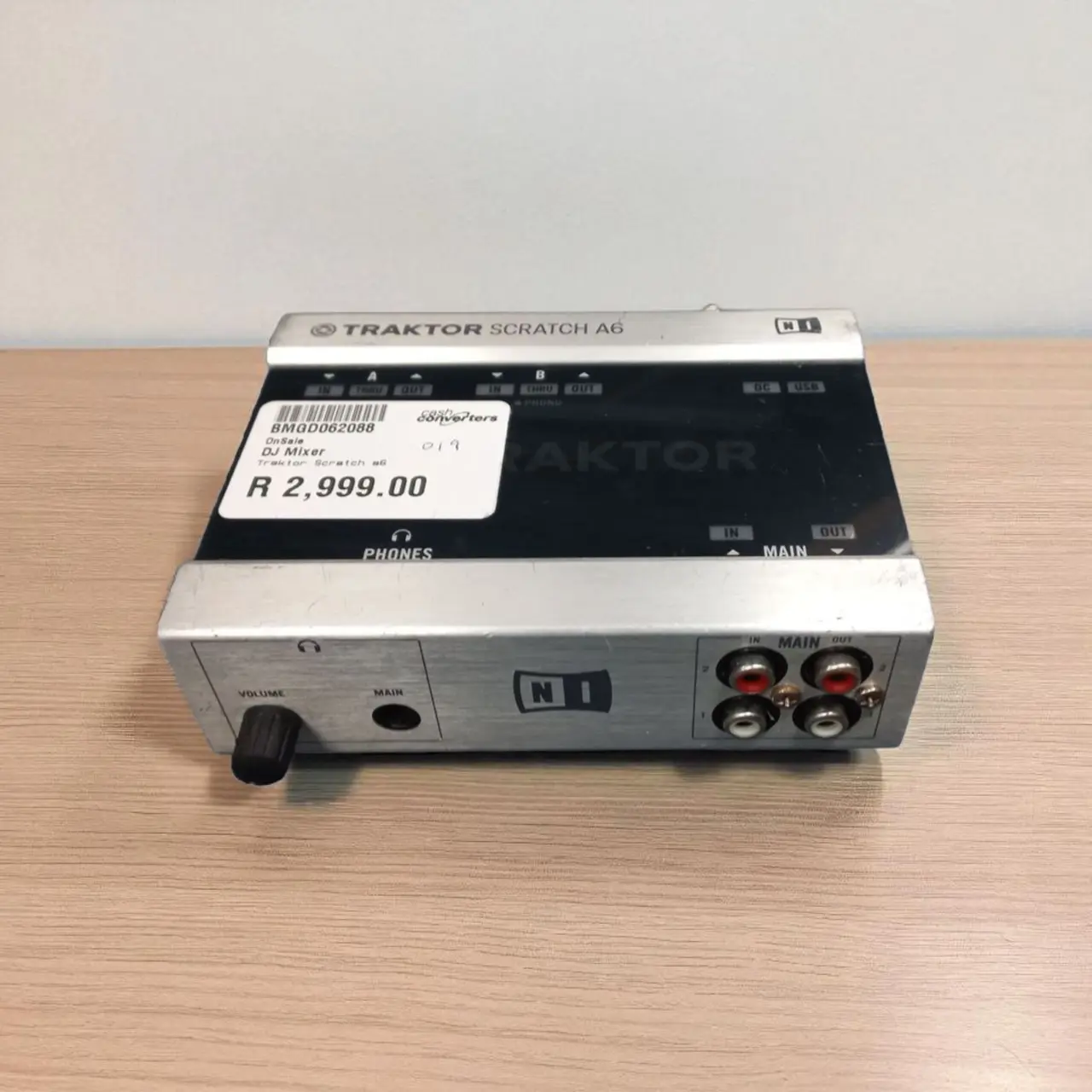 Traktor Scratch A6 Dj Mixer - Cash Converters
